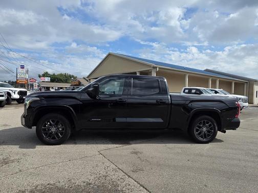 2022 Toyota Tundra Platinum