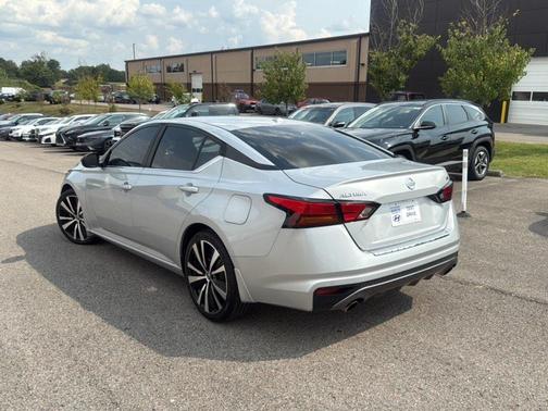 2021 Nissan Altima SR FWD