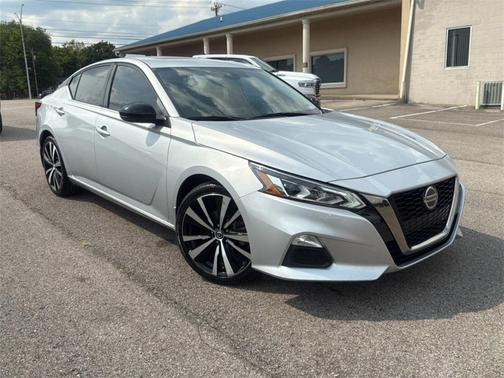 2021 Nissan Altima SR FWD