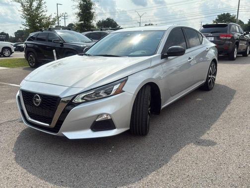 2021 Nissan Altima SR FWD