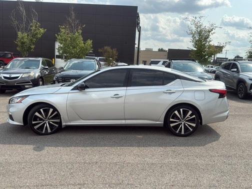 2021 Nissan Altima SR FWD