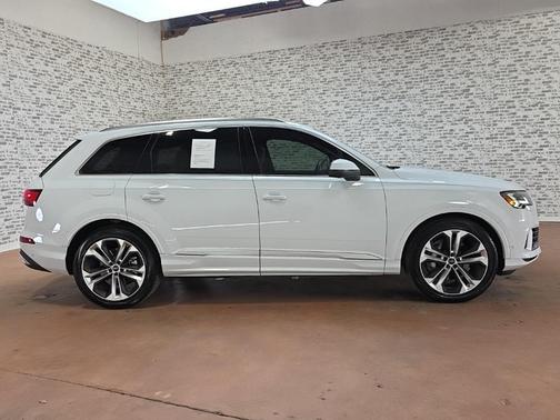 2023 Audi Q7 55 Prestige