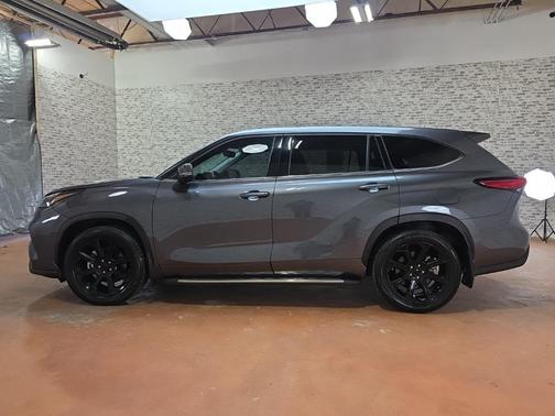 2022 Toyota Highlander L