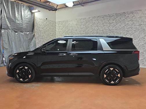 2025 Kia Carnival EX