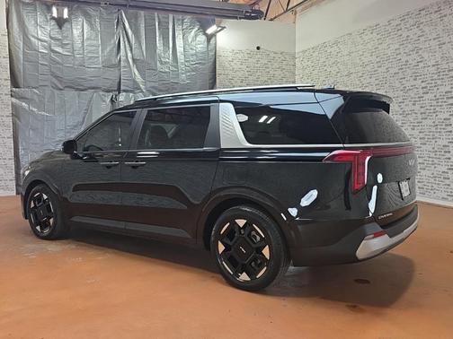 2025 Kia Carnival EX