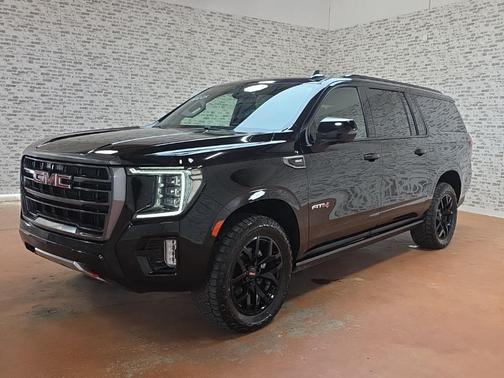2022 GMC Yukon XL 4WD AT4