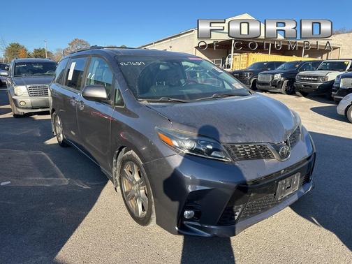 2019 Toyota Sienna SE