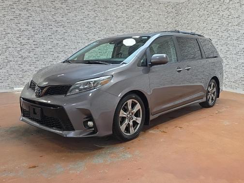 2019 Toyota Sienna SE