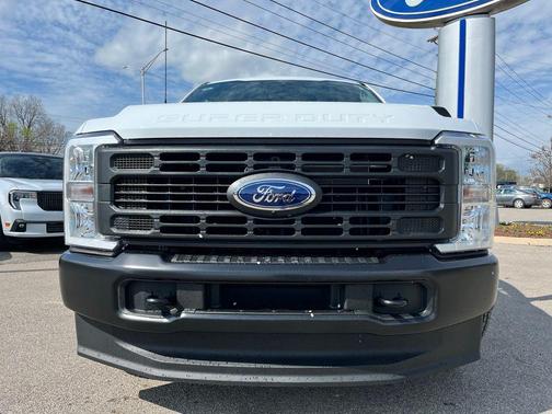 Oxford White 2026 Ford F-250 XL