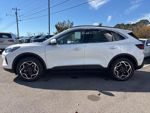 2026 Ford Escape Platinum