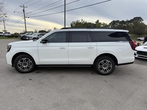 2025 Ford Expedition Max Active 4x4