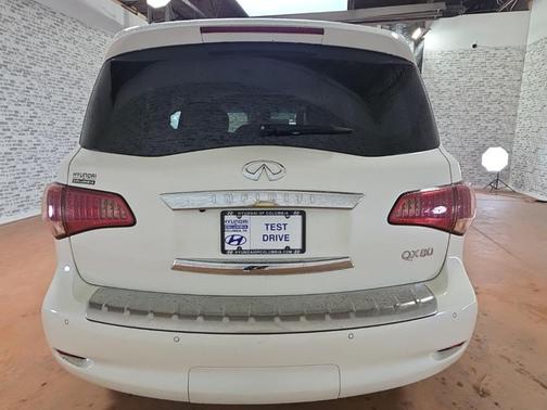 2016 INFINITI QX80 Base