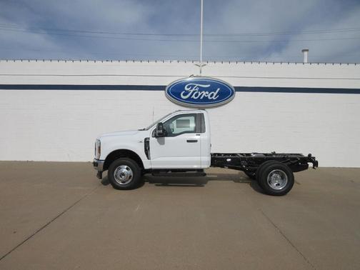 2025 Ford F-350 XLT