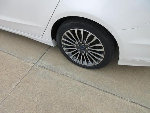 White 2018 Ford Fusion Hybrid