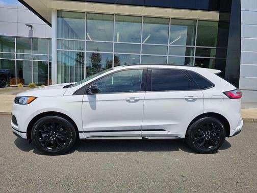 Oxford White 2024 Ford Edge SE