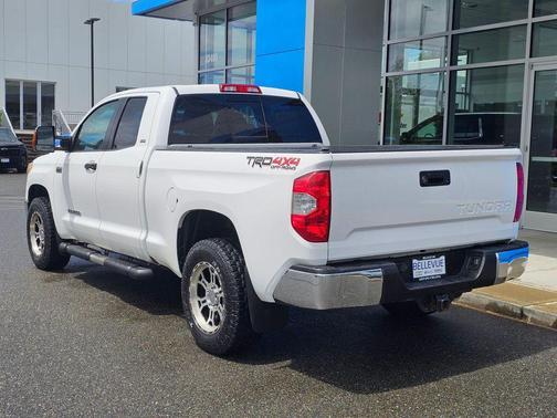 Super White 2015 Toyota Tundra SR5
