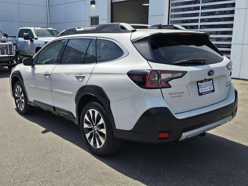 Crystal White Pearl 2024 Subaru Outback Touring XT