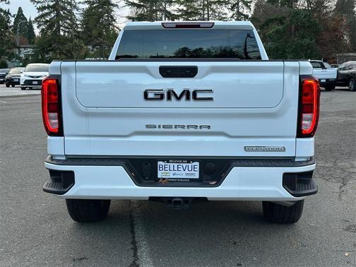 2025 GMC Sierra 1500 Elevation