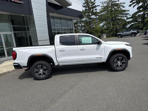 2025 GMC Canyon Base