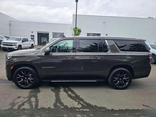 Graywood Metallic 2021 Chevrolet Suburban LT