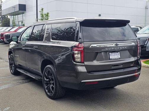 Graywood Metallic 2021 Chevrolet Suburban LT