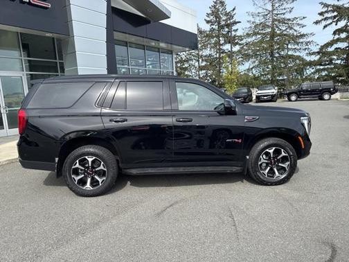 2025 GMC Yukon 4WD AT4