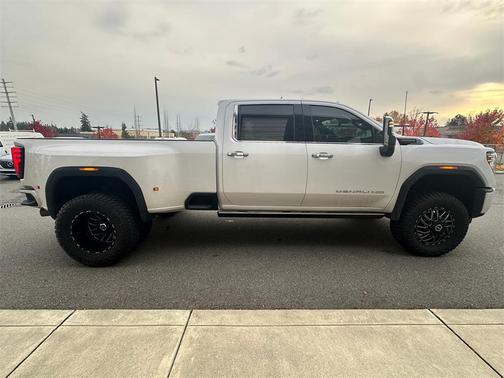 2024 GMC Sierra 3500 Denali