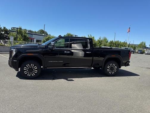 2025 GMC Sierra 3500 Denali