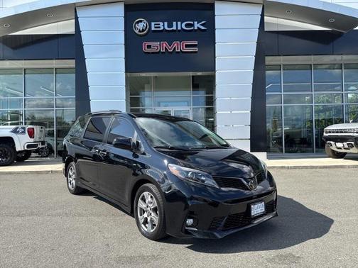 2019 Toyota Sienna SE