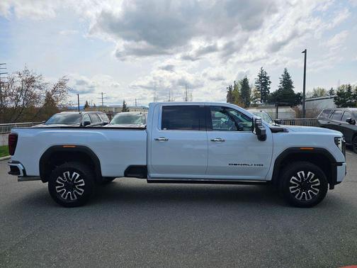 Glacier White Tricoat 2026 GMC Sierra 3500 Denali