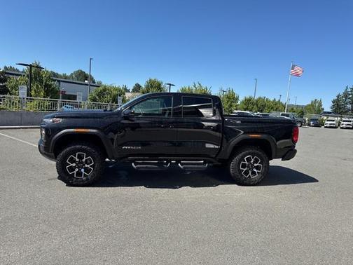 2025 GMC Canyon Base