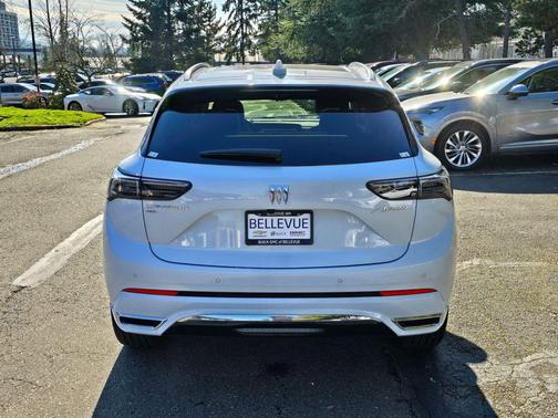 Iridescent White Tricoat 2026 Buick Envision Avenir AWD