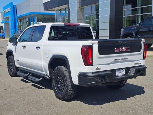 Summit White 2024 GMC Sierra 1500 AT4X