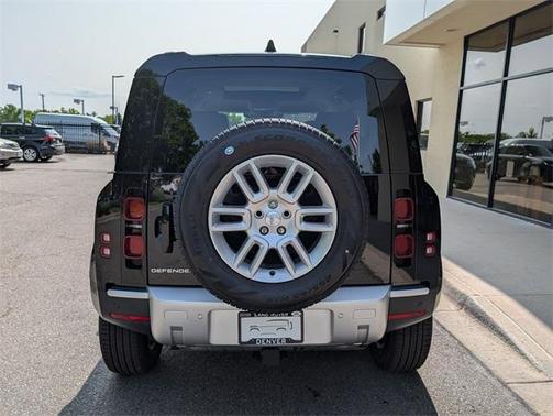 2025 Land Rover Defender P400 S