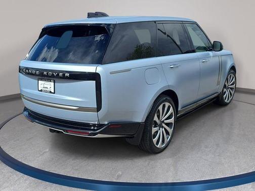 Ionian Silver In Satin Finish 2026 Land Rover Range Rover P530 SE