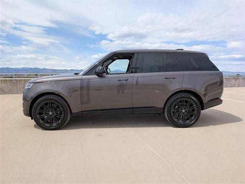 2025 Land Rover Range Rover P530 SE