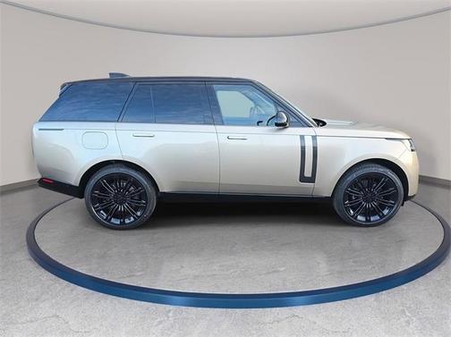 2026 Land Rover Range Rover P530 SE