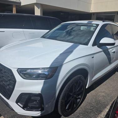 Glacier White Metallic 2023 Audi Q5 45 S line quattro Premium