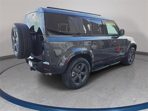 2026 Land Rover Defender 110 X-Dynamic SE