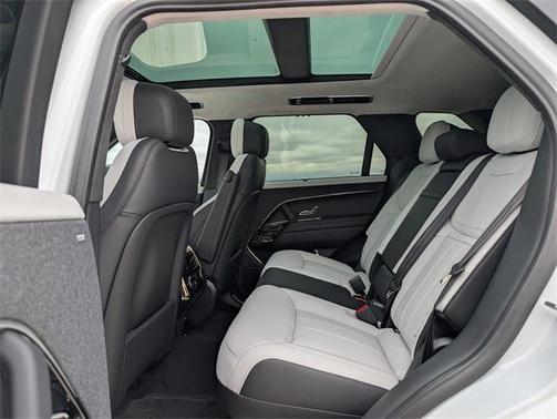2025 Land Rover Range Rover Sport P550 Autobiography