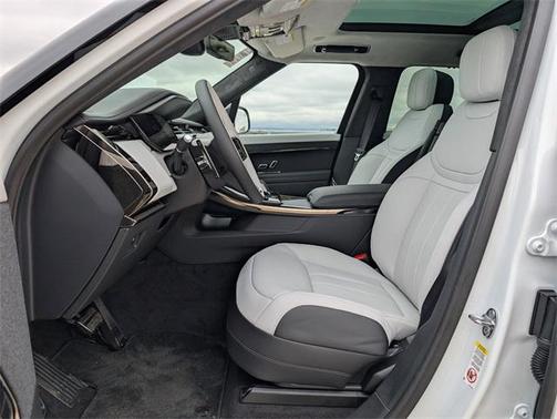 2025 Land Rover Range Rover Sport P550 Autobiography