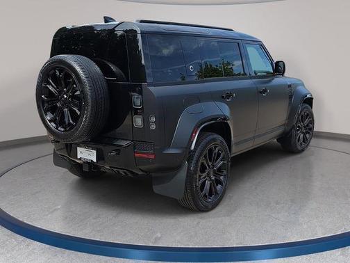 Narvik Black 2026 Land Rover Defender OCTA