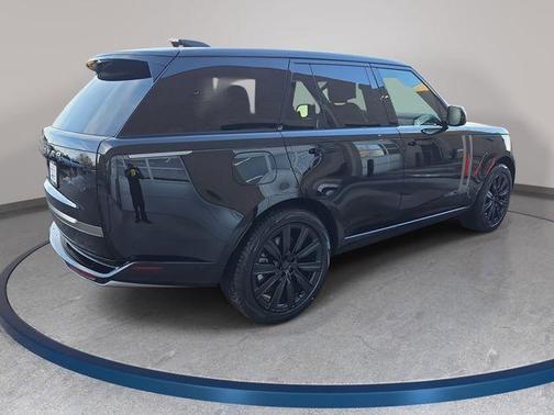 2026 Land Rover Range Rover P530 SE