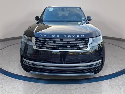 2026 Land Rover Range Rover P530 SE