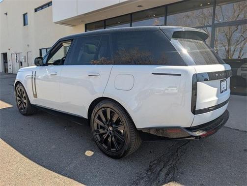 2025 Land Rover Range Rover P550e SE