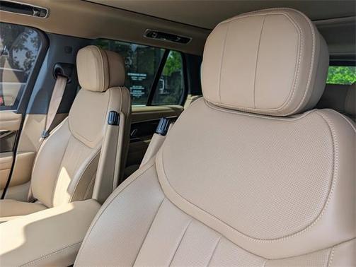 2025 Land Rover Range Rover P550e SE