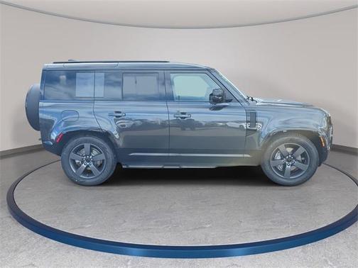 2026 Land Rover Defender 110 X-Dynamic SE