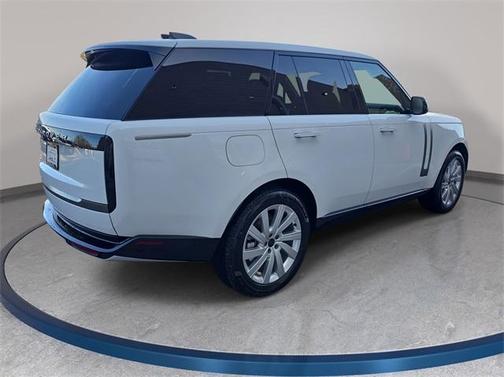 2026 Land Rover Range Rover P400 SE