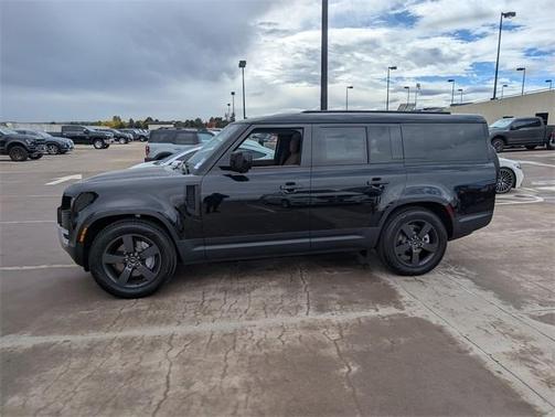 2025 Land Rover Defender P400