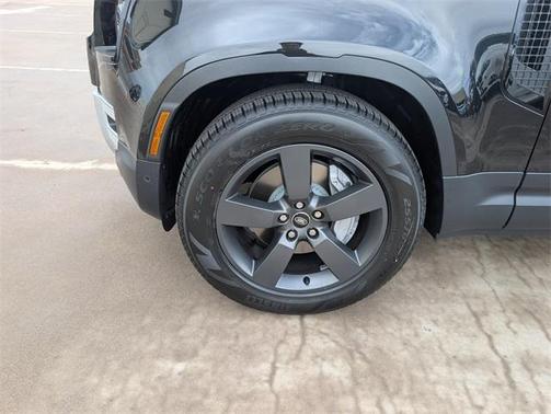 2025 Land Rover Defender P400